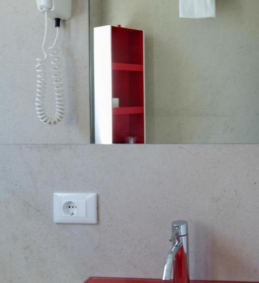 اتاق استاندارد چهار تخته, Ariston