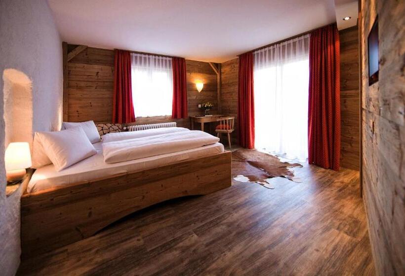 اتاق سوپریور, Arosa Vetter