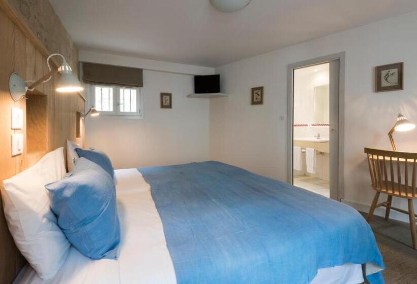 Номер Стандарт, Auberge De La Commanderie