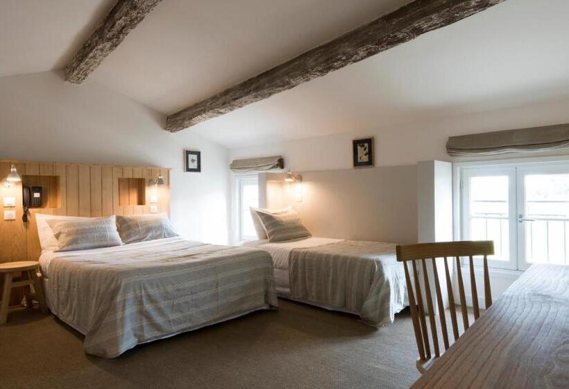 Четырехместный Номер Стандарт, Auberge De La Commanderie