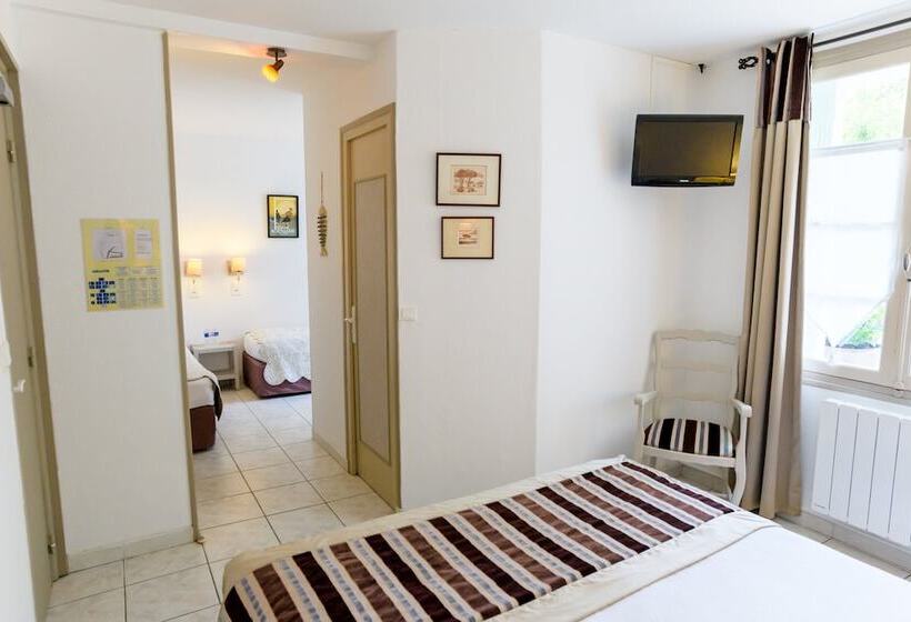 Четырехместный Номер Стандарт, Hôtel Le Peu Breton