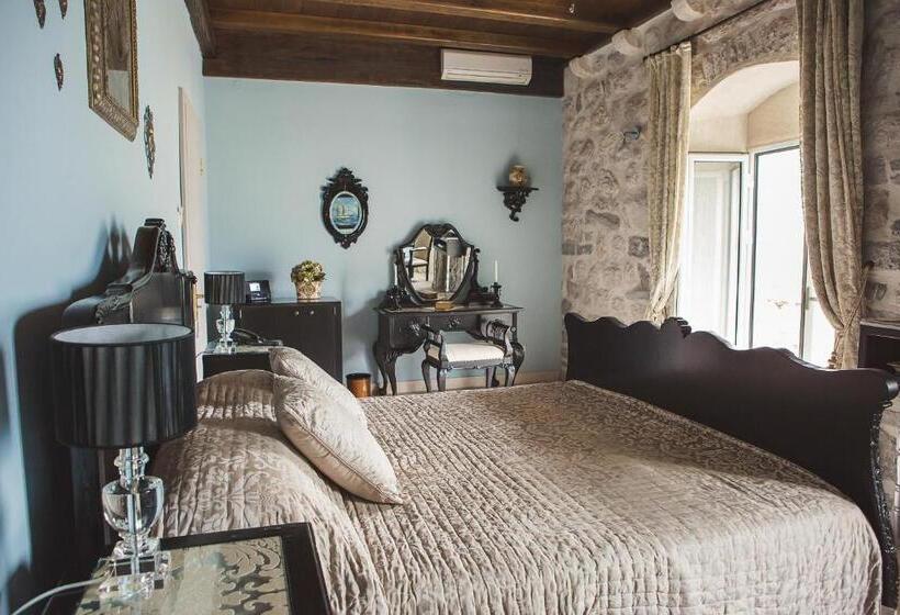 سوییت جونیور, Palazzo Radomiri Heritage Boutique