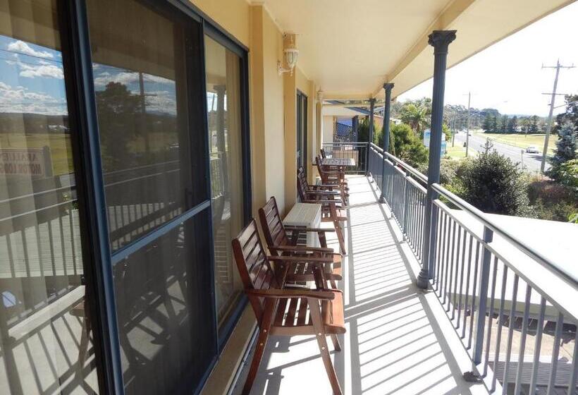 Апартаменты 4 Спальни, Araluen Motor Lodge