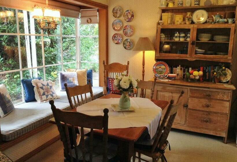 Хижина, Southdown Cottage