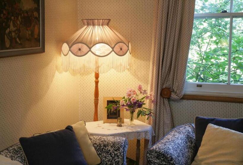 Хижина, Southdown Cottage