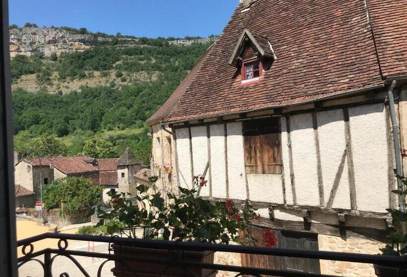 Трехместный Номер Стандарт с Балконом, Logis Auberge De La Fontaine