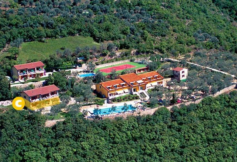 آپارتمان 2 خوابه با تراس, Taki Village