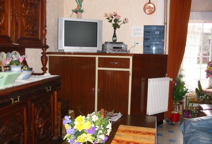 Четырехместный Номер Стандарт, Auberge Du Meygal