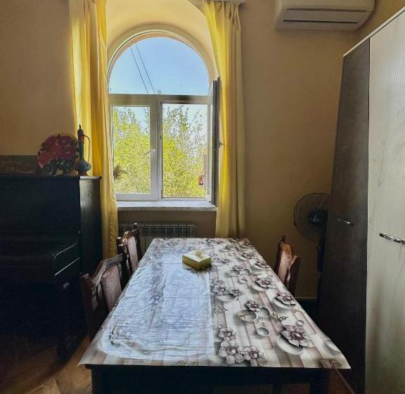 اتاق استاندارد با چشم‌انداز باغ, Karson Family Hostel & Guest House
