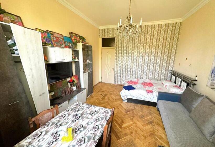 اتاق استاندارد با چشم‌انداز باغ, Karson Family Hostel & Guest House
