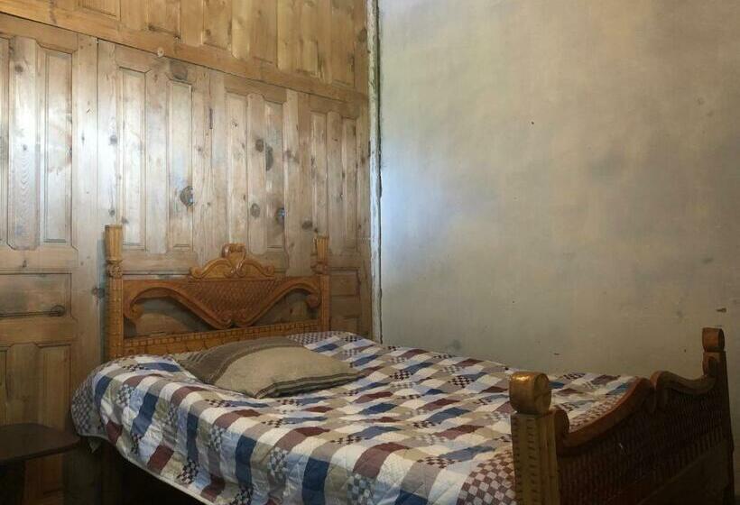 اتاق اکونومی, Guesthouse Svani
