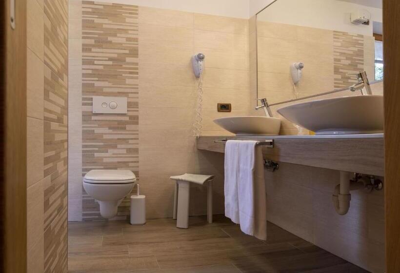 디럭스 4인 룸, Berg Hotel Latemar Spitze