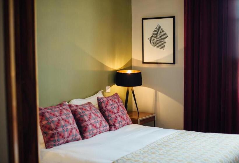 Quarto Estandar, Kings Arms