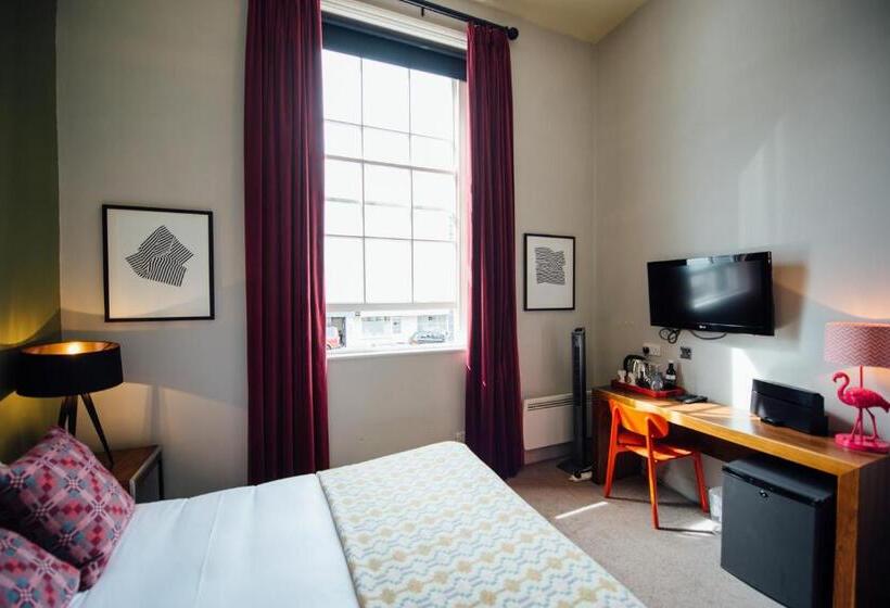 Quarto Estandar, Kings Arms