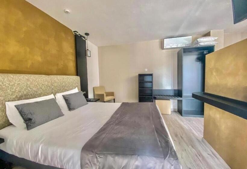 Family Suite, Maria Stella