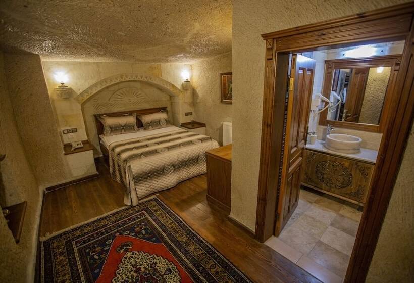 Люкс, Stone House Cave