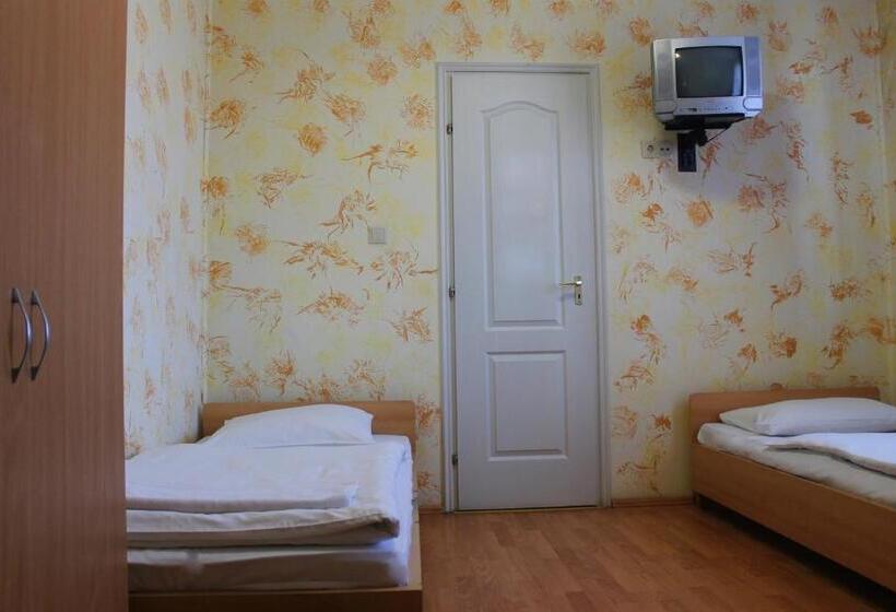 اتاق استاندارد سه نفره, Motelnet.t