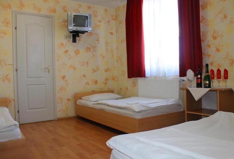 اتاق استاندارد سه نفره, Motelnet.t