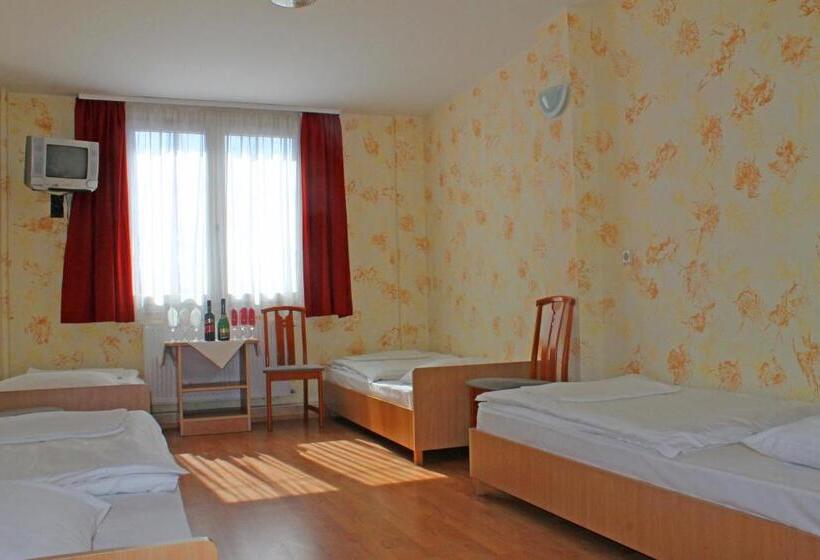 اتاق استاندارد چهار تخته, Motelnet.t