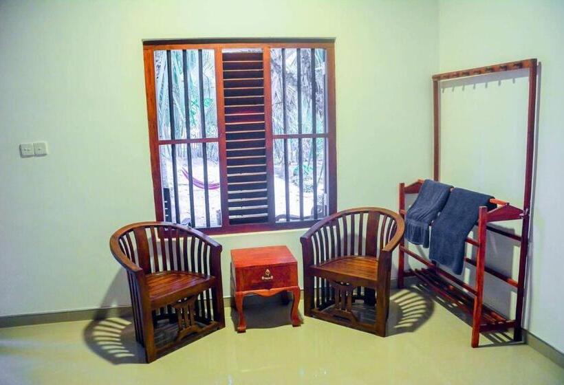 Номер Стандарт Вид на Море с Балконом, Shehani Beach Bungalow