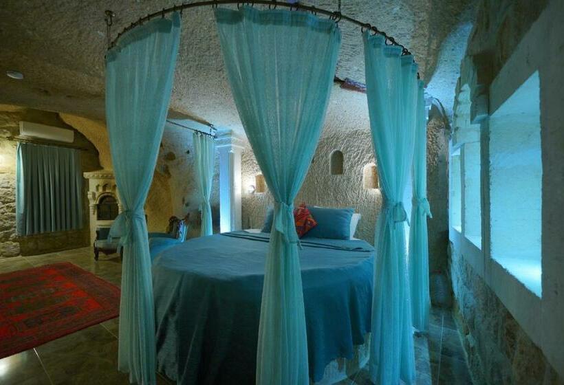 Люкс, Holiday Cave