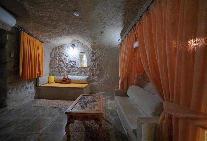 Люкс, Holiday Cave