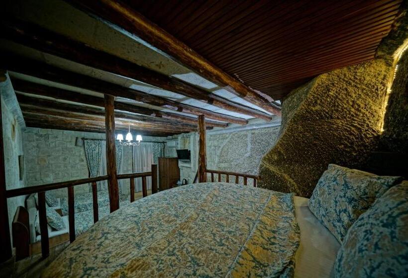 Семейный Номер, Holiday Cave