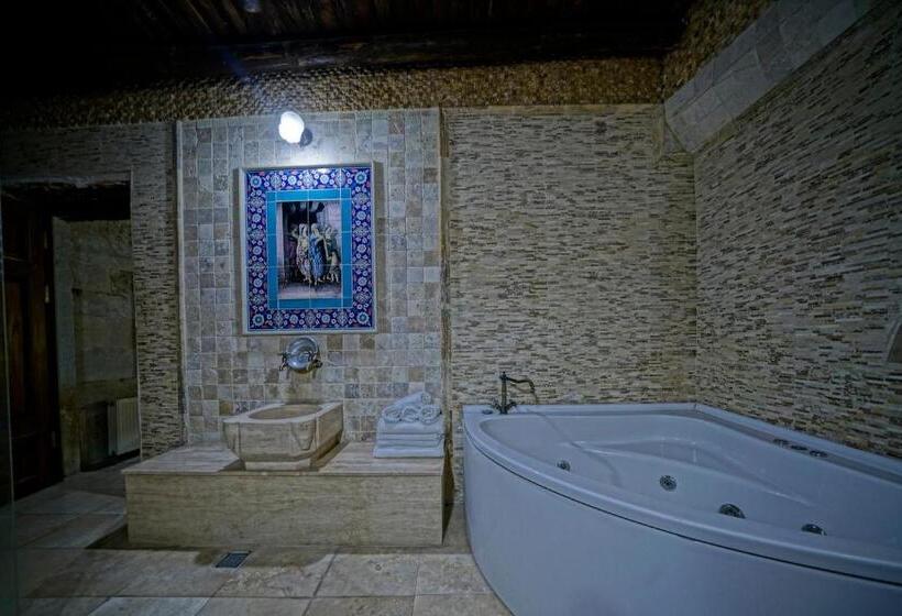 Семейный Номер, Holiday Cave