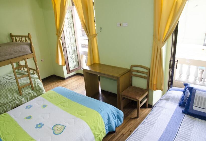 חדר סטנדרט לשלושה, Hostal Quito Cultural