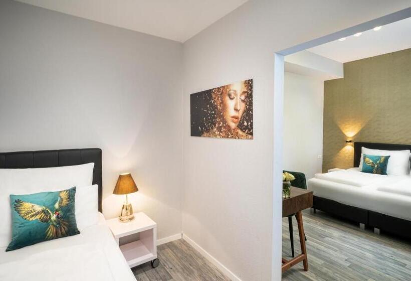 اتاق استاندارد سه نفره, Arthotel Ana Gold