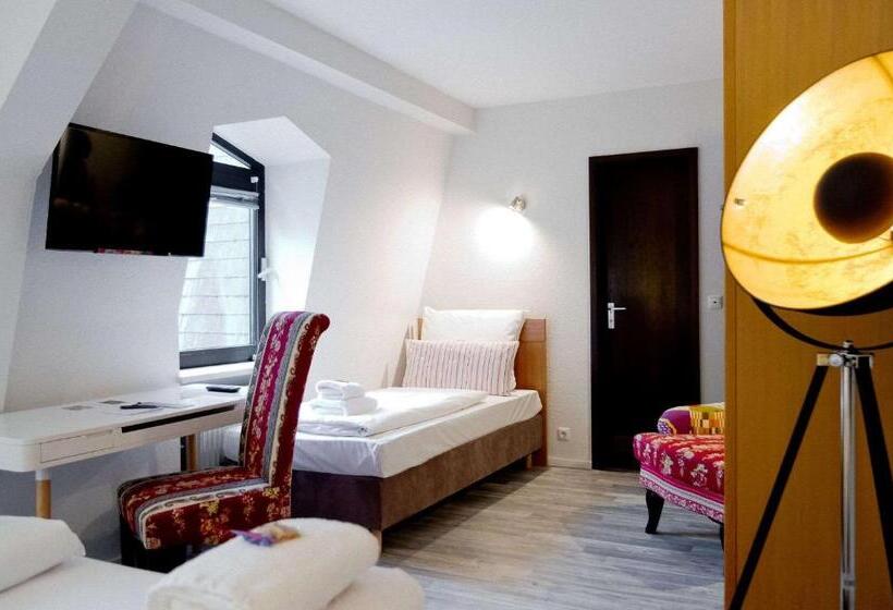 اتاق استاندارد سه نفره, Arthotel Ana Gold