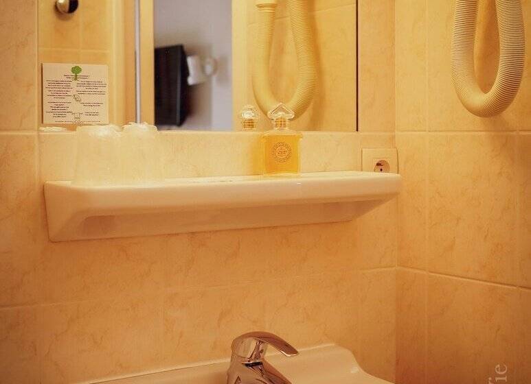 Классический Номер, Grand Hotel De La Poste   Lyon Sud   Vienne