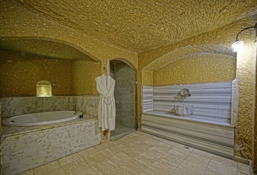 Люкс, Holiday Cave