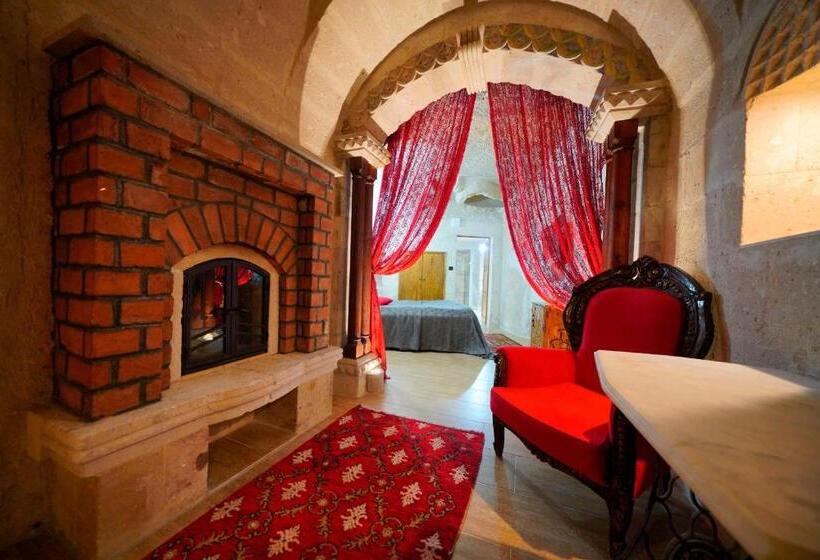 Полулюкс, Holiday Cave