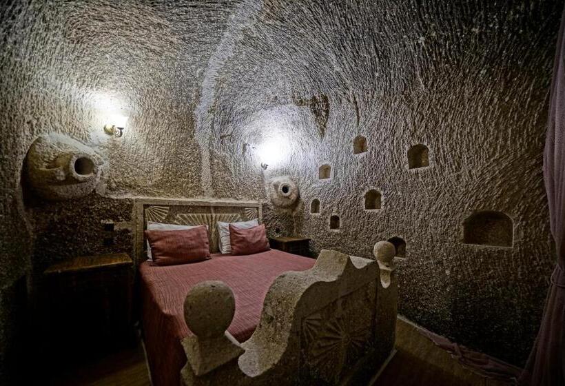 Люкс, Holiday Cave