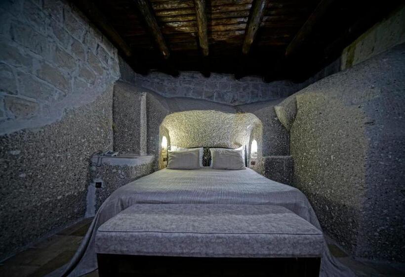 Семейный Номер, Holiday Cave