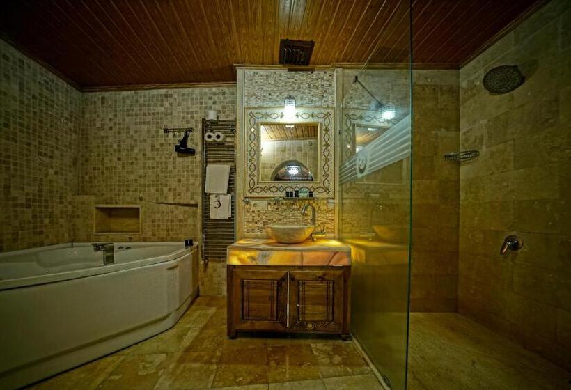 Семейный Номер, Holiday Cave