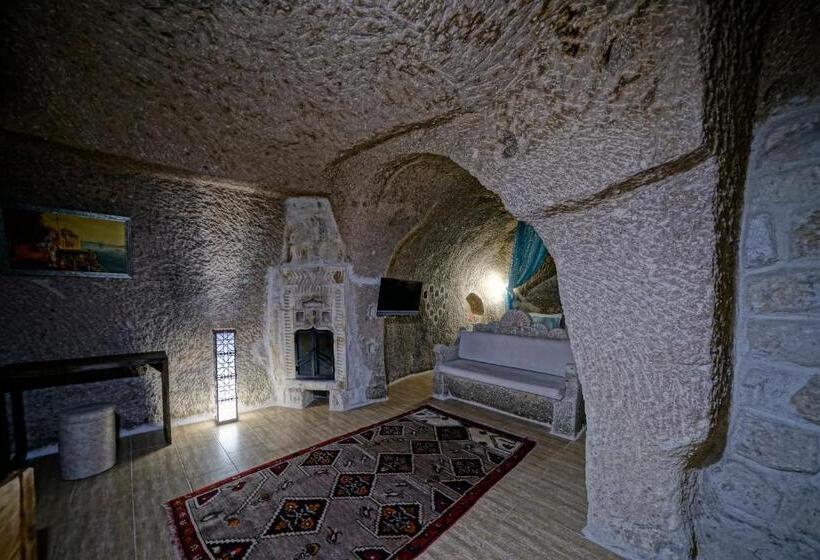 Люкс, Holiday Cave