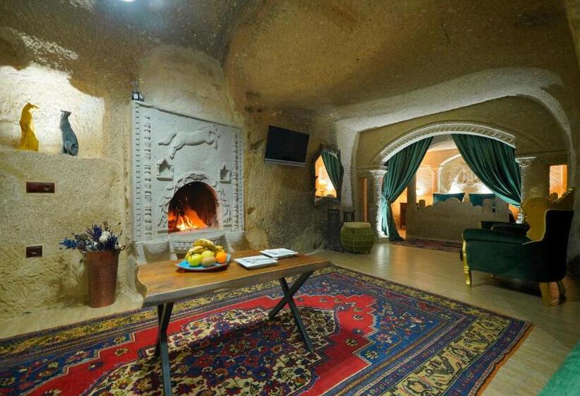Люкс, Holiday Cave
