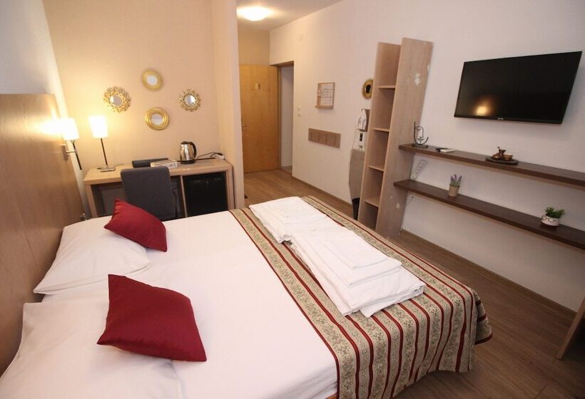 اتاق استاندارد سه نفره, Villa Deny Mostar   With Free Parking