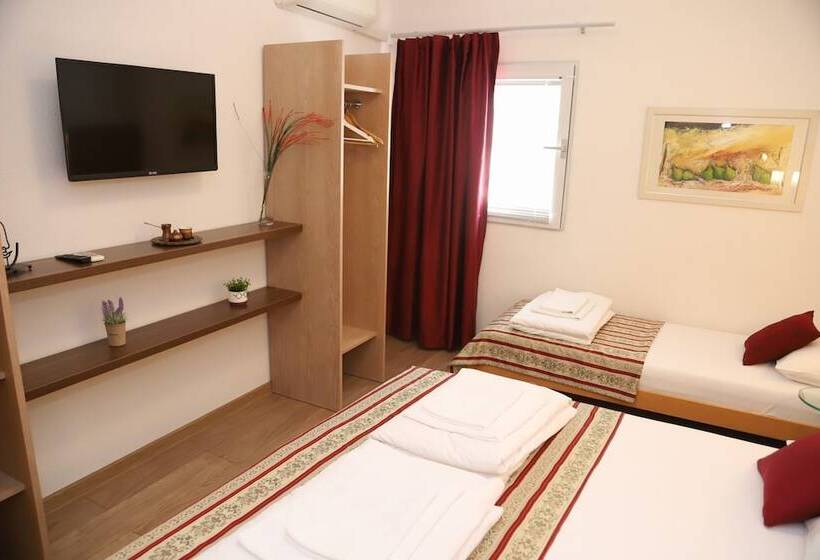 اتاق استاندارد سه نفره, Villa Deny Mostar   With Free Parking