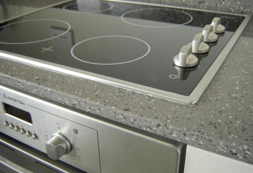 Апартаменты 2 Спальни, Salerno Motel Apartments