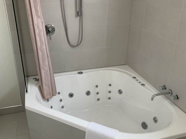 Люкс Повышенной Комфортности, Salerno Motel Apartments