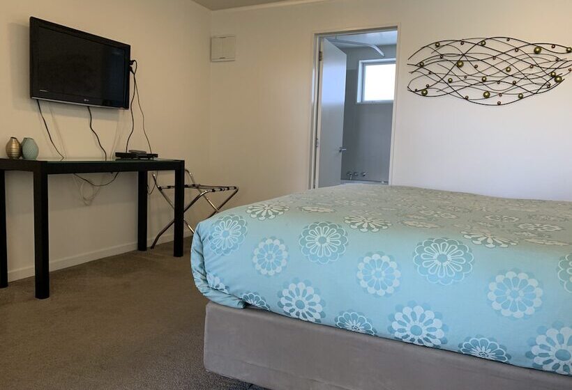 Люкс Повышенной Комфортности, Salerno Motel Apartments