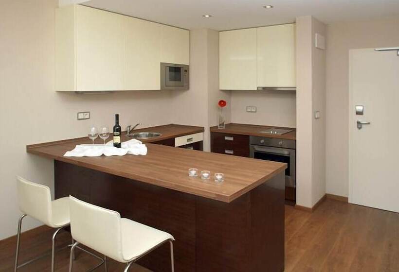 2人卧室家庭公寓, Golden Fish Hotel Apartments