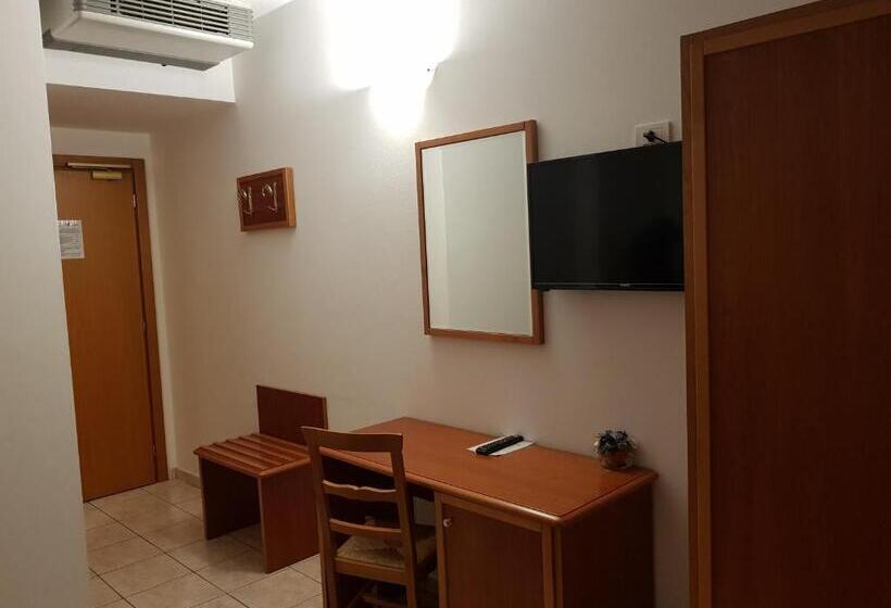Номер Стандарт, La Piccola Stazione