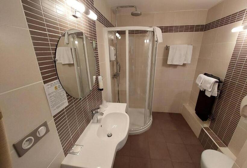 Номер Стандарт, Logis Hotel Restaurant Du Pont
