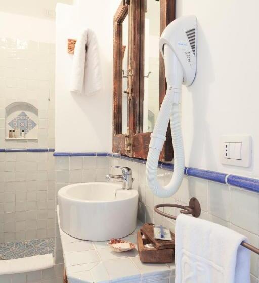 اتاق استاندارد یک نفره, Quartara Boutique