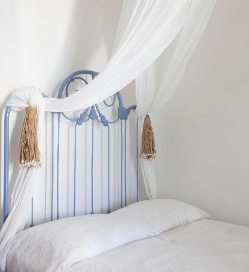 اتاق استاندارد یک نفره, Quartara Boutique
