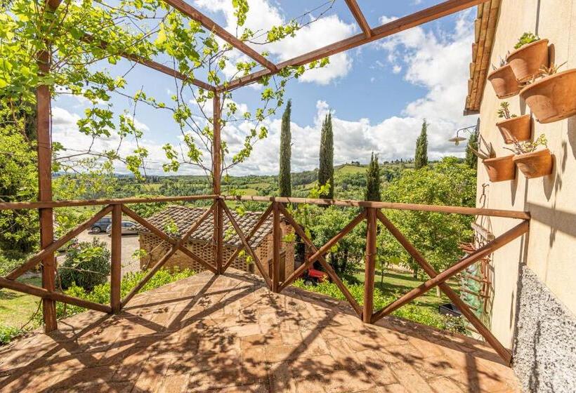 Quarto Triplo Standard com Balcão, Agriturismo Il Segreto Di Pietrafitta